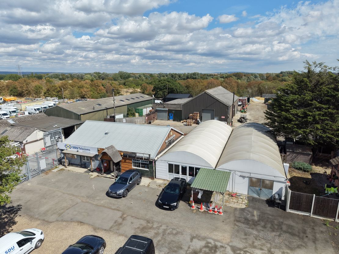 Hunts Hill Farm, Aveley Road, Aveley, Essex, RM14 2TG