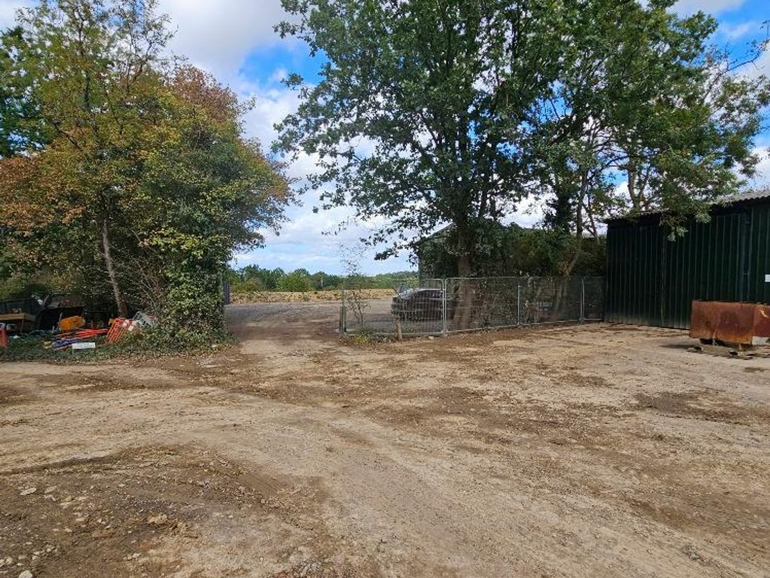 Rear Yard, Lower Ashwood Farm, Crowborough, TN6 2DZ