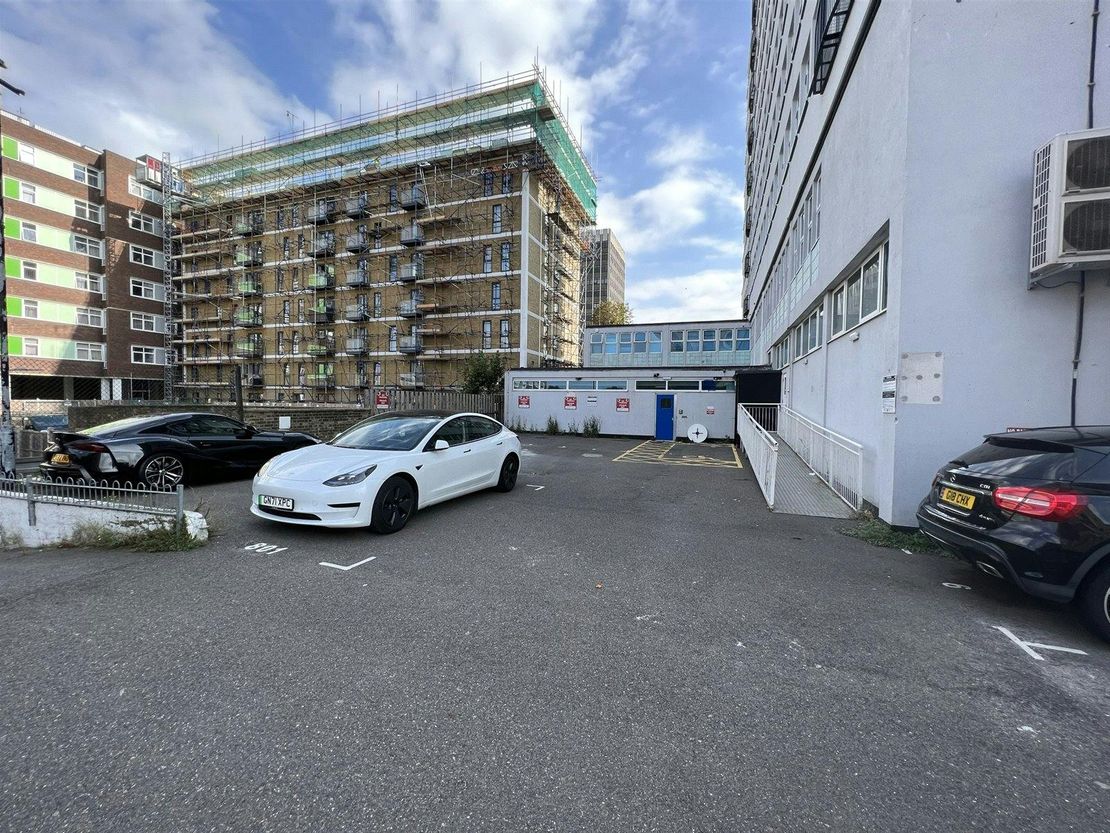 45,Skyline Plaza, Victoria Avenue, Southend-on-Sea, SS2 6BB