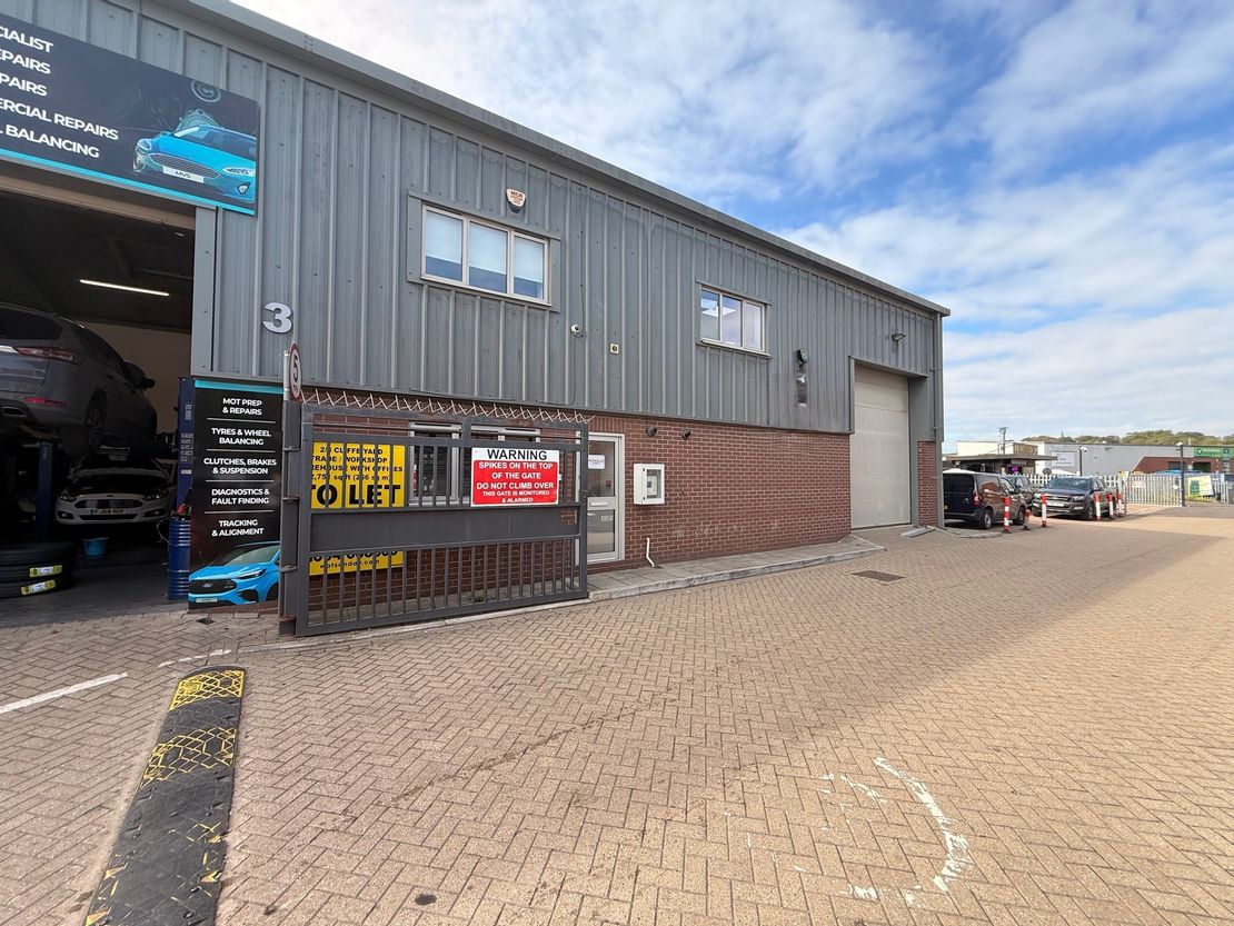 1 Cliffe Yard, Anthonys Way, Medway City Estate, Rochester, Kent, ME2 4DY