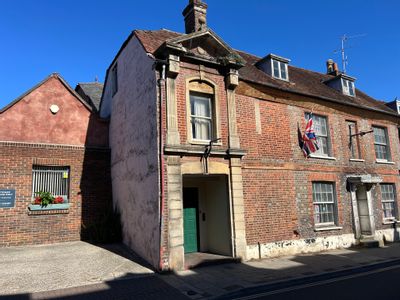 Property Image for 28 East Street, Blandford Forum, Dorset, DT11 7DR