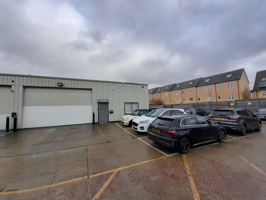 Unit B6A, Queensbridge Industrial Park, 795 London Road, Grays, Essex, RM20 3LH