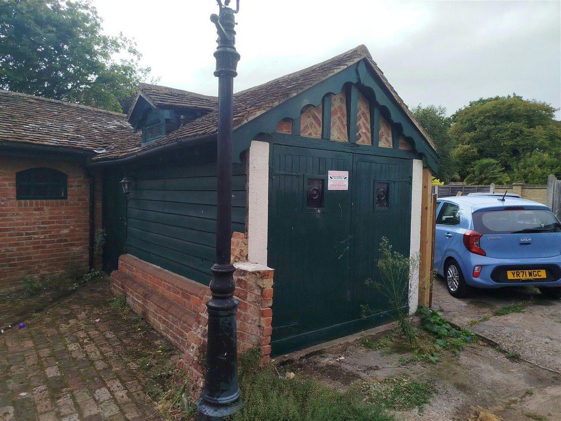 375-377, Rayleigh Road, Leigh-On-Sea, SS9 5PS