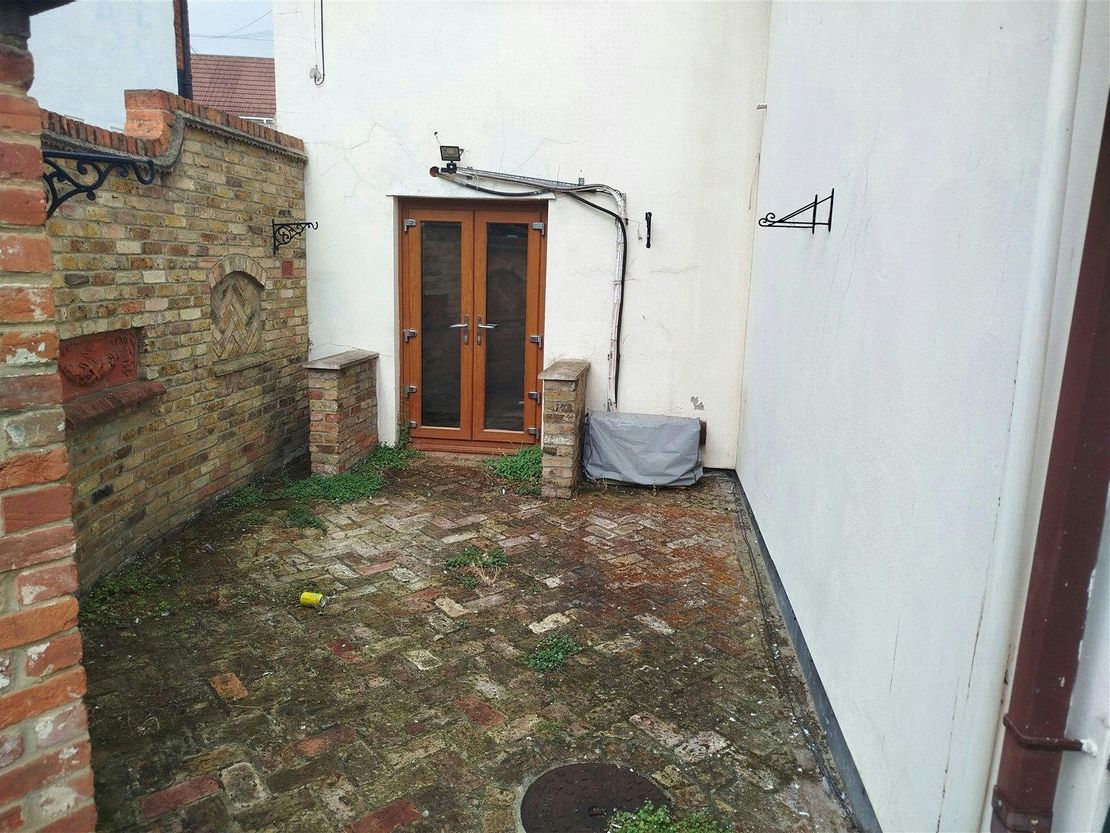 375-377,Office B, Rayleigh Road, Leigh-On-Sea, SS9 5PS