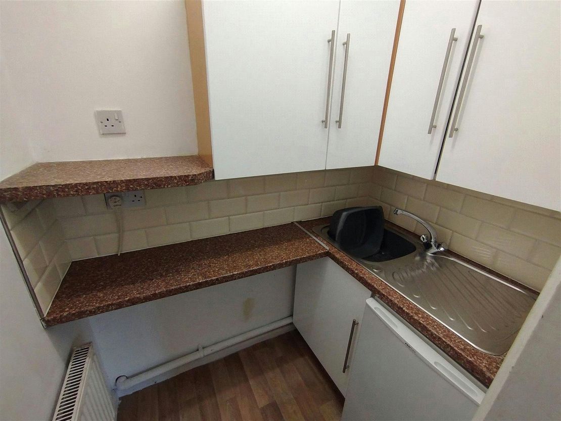 375-377,Office B, Rayleigh Road, Leigh-On-Sea, SS9 5PS