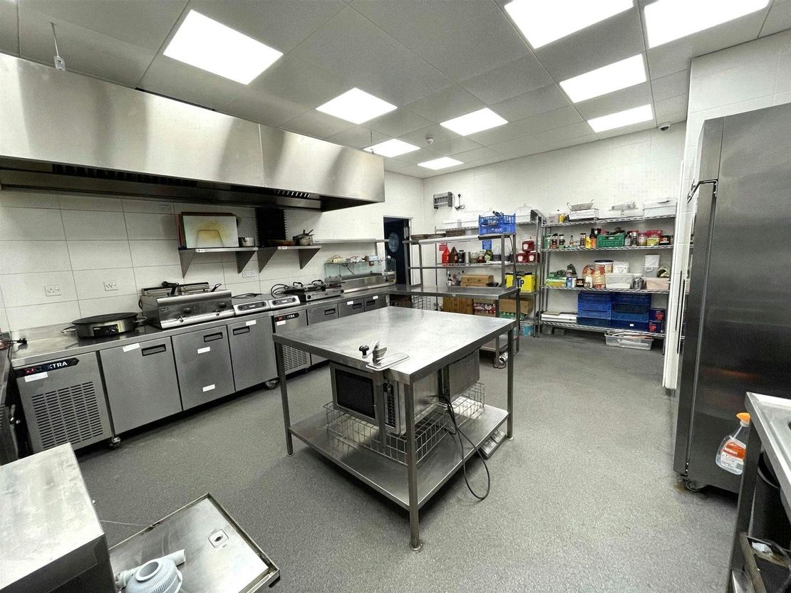 Units 1, 2 & 3 Beaumont Court, 61-71 Victoria Avenue, Southend-on-Sea, Essex, SS2 6EB