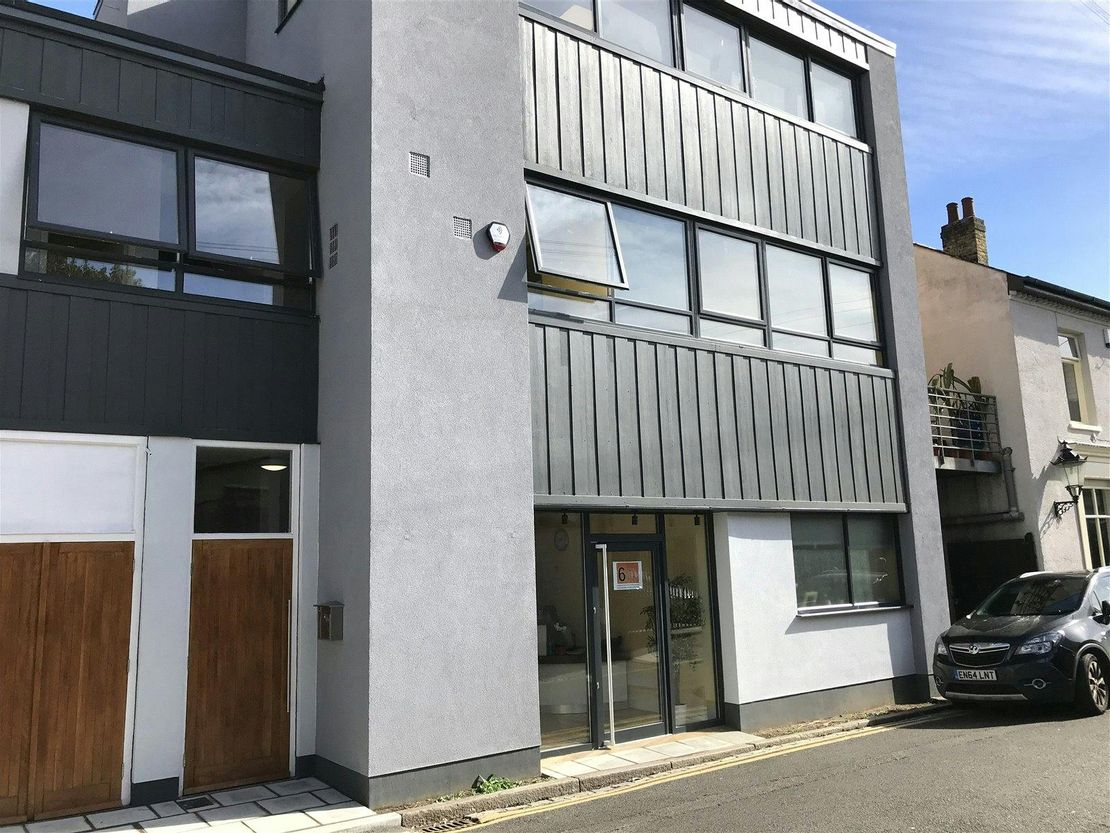 6 The Mews, Southend-On-Sea, SS1 1AL