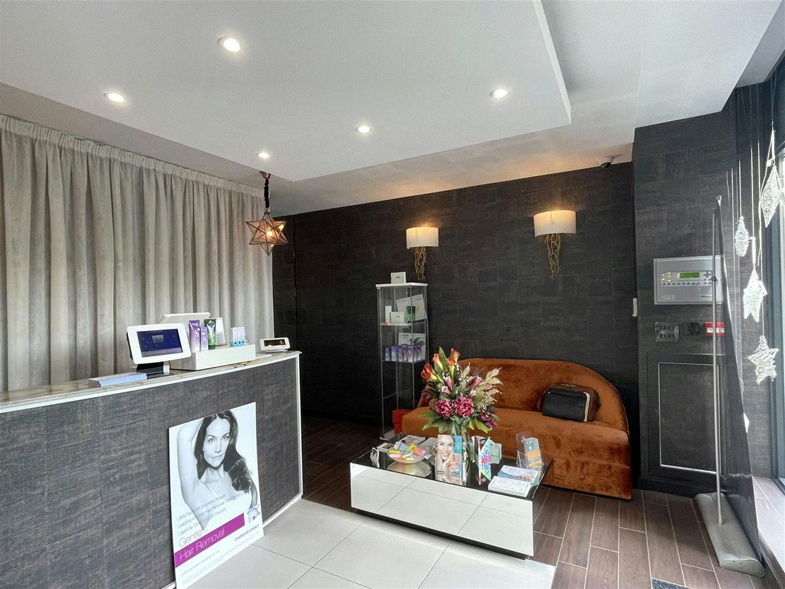 Unit 3, Beaumont Court, 61-71 Victoria Avenue, Southend-on-Sea, SS2 6EB