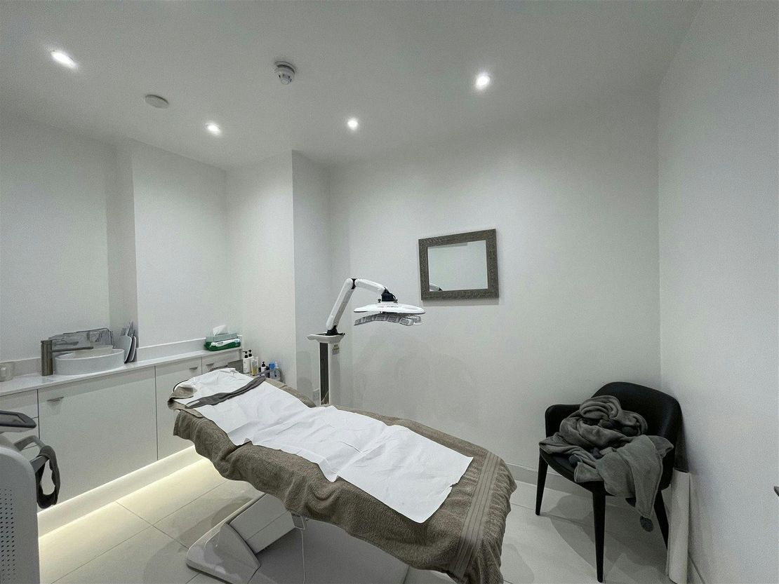 Unit 3, Beaumont Court, 61-71 Victoria Avenue, Southend-on-Sea, SS2 6EB