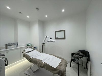 Property Image for Unit 3, Beaumont Court, 61-71 Victoria Avenue, Southend-on-Sea, SS2 6EB