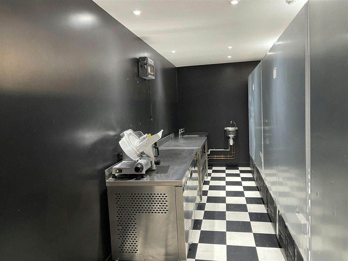 Unit 2, Beaumont Court, 61-71 Victoria Avenue, Southend-on-Sea, SS2 6EB
