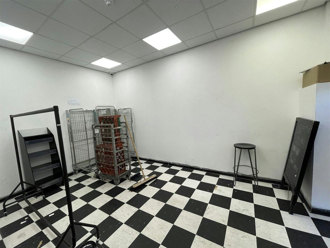 Unit 2, Beaumont Court, 61-71 Victoria Avenue, Southend-on-Sea, SS2 6EB