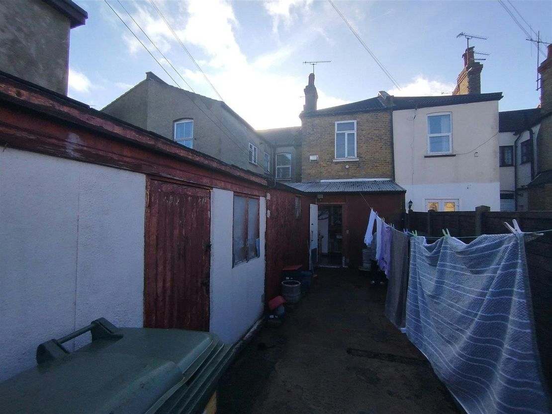 373 Westborough Road, Westcliff-on-Sea, Essex, SS0 9TS