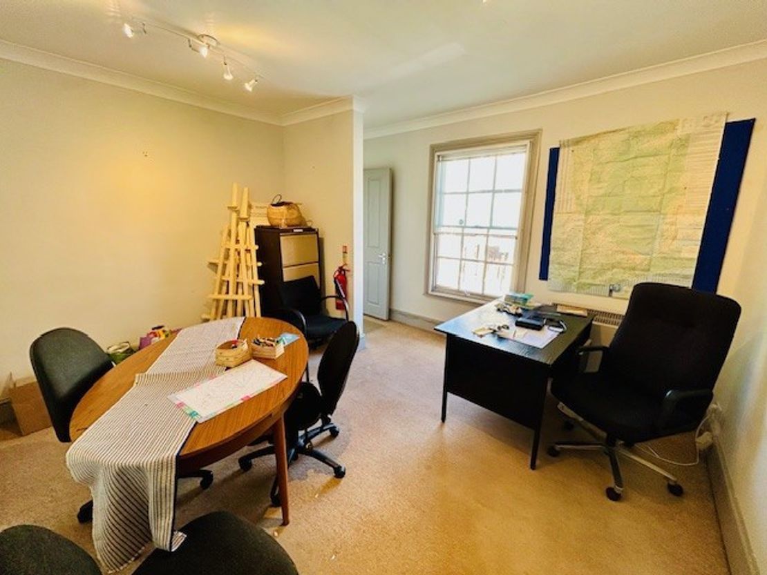 First Floor Office, 20 Bridge Street, Hungerford, Berkshire, RG17 0EG