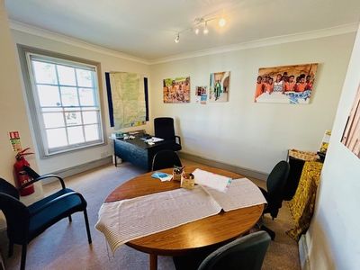 Property Image for First Floor Office, 20 Bridge Street, Hungerford, Berkshire, RG17 0EG