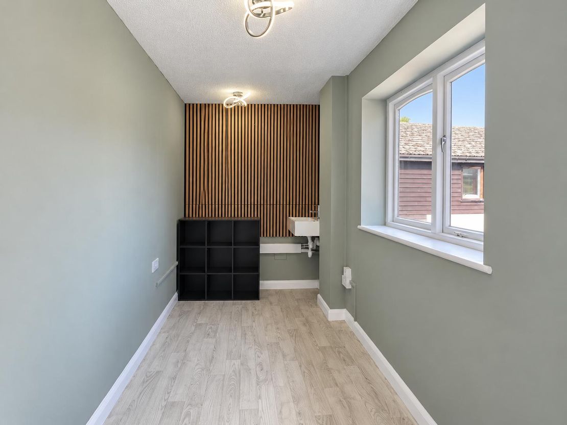 Unit 4 Starnes Court, Maidstone, Kent, ME14 1EB