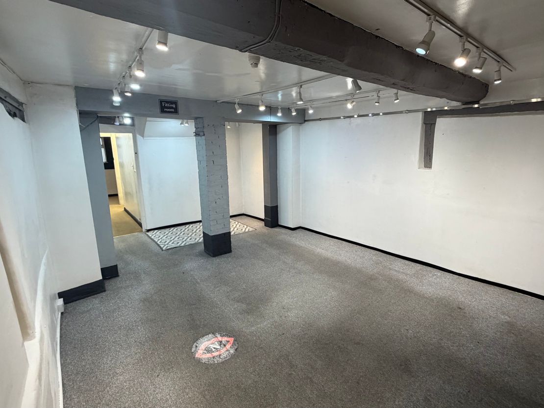 70 Market Place, Warwick, Warwickshire, CV34 4SD
