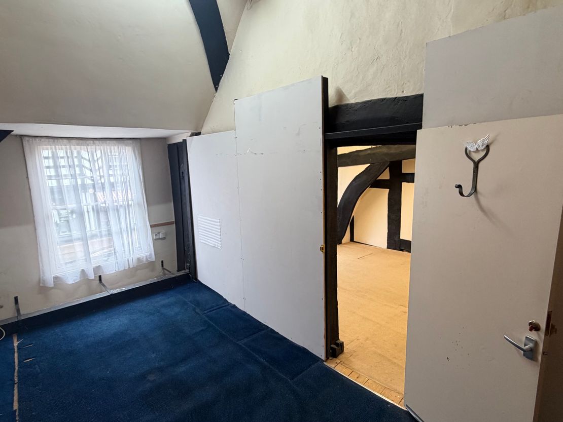 70 Market Place, Warwick, Warwickshire, CV34 4SD