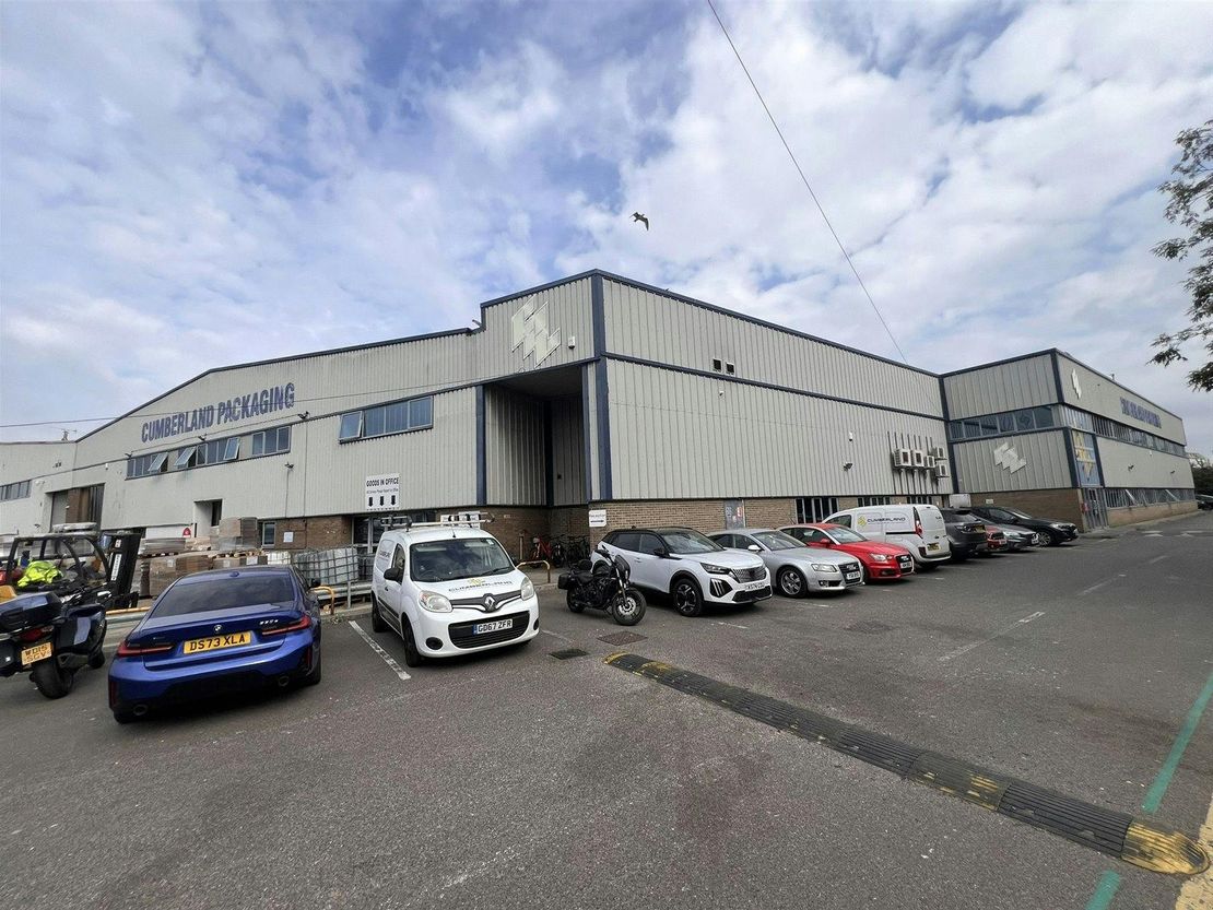 Unit 2, Bay 6, Campfield Road, Shoeburyness, Southend-on-Sea, SS3 9FL