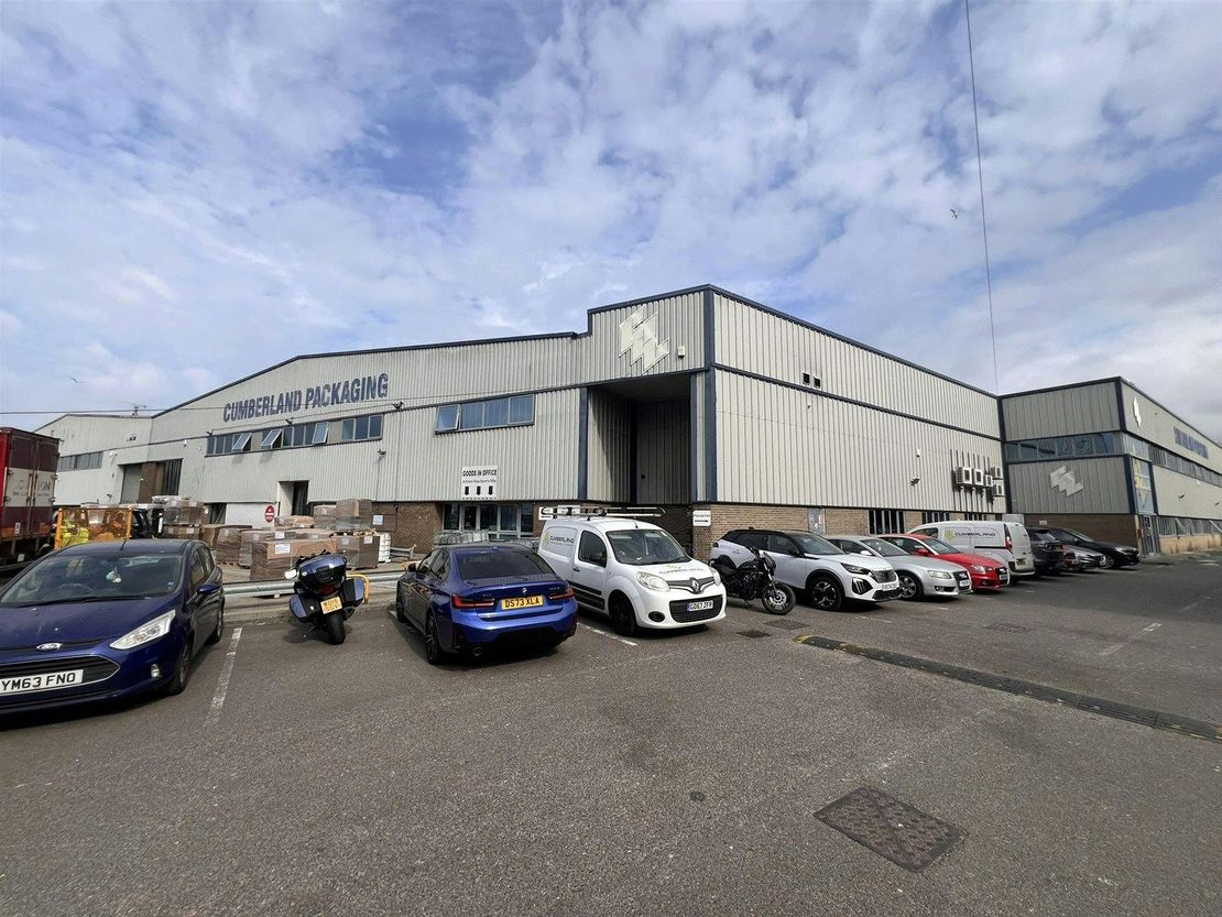 Unit 2, Bay 6, Campfield Road, Shoeburyness, Southend-on-Sea, SS3 9FL