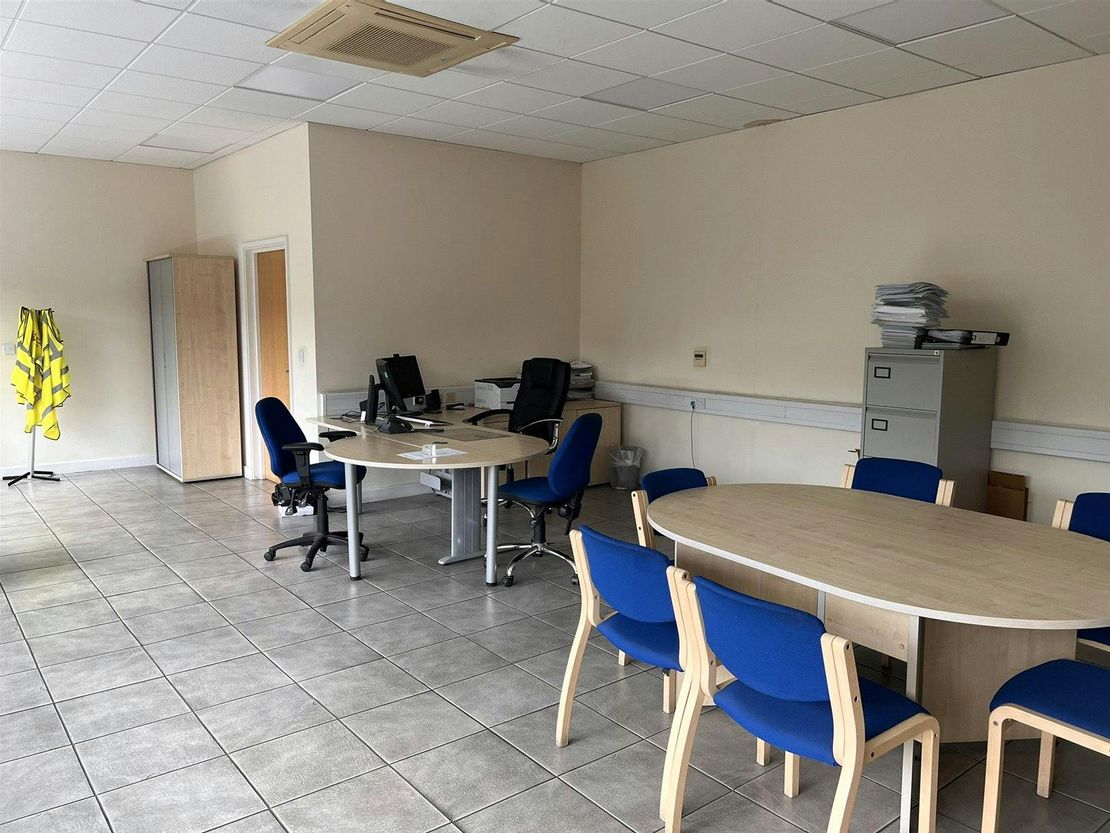 Unit 2, Bay 6, Campfield Road, Shoeburyness, Southend-on-Sea, SS3 9FL