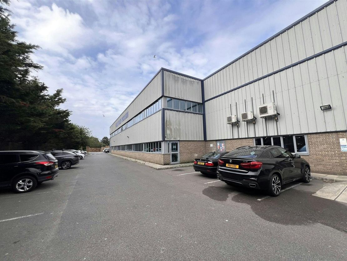 Unit 2, Bay 6, Campfield Road, Shoeburyness, Southend-on-Sea, SS3 9FL