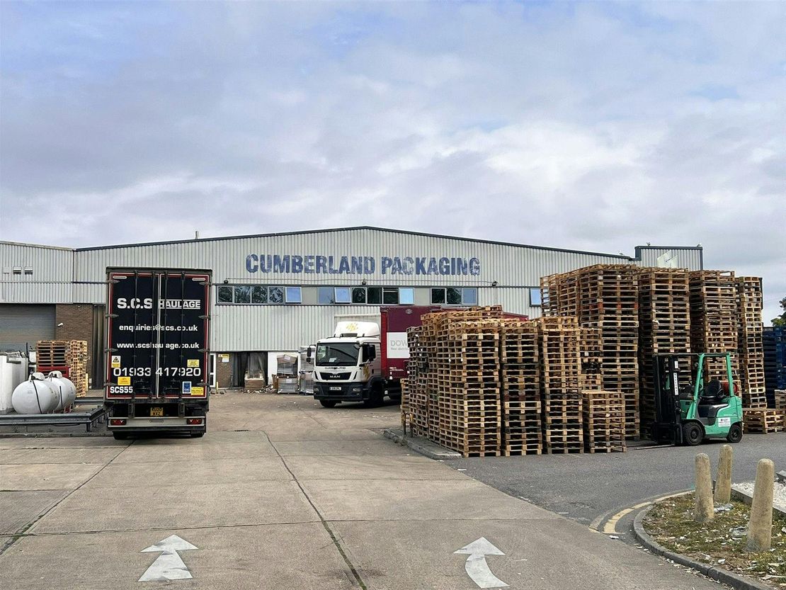 Unit 2, Bay 6, Campfield Road, Shoeburyness, Southend-on-Sea, SS3 9FL
