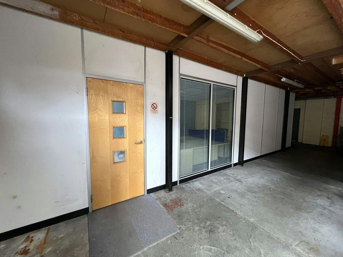 Unit 2, 45 Brook Road, Rayleigh, SS6 7XJ
