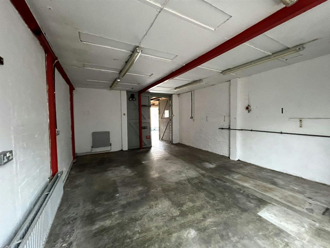 Unit 2, 45 Brook Road, Rayleigh, SS6 7XJ