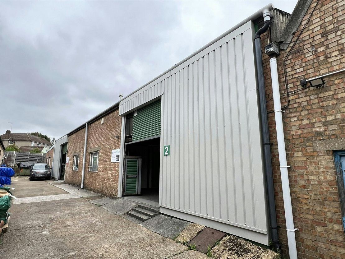 Unit 2, 45 Brook Road, Rayleigh, SS6 7XJ