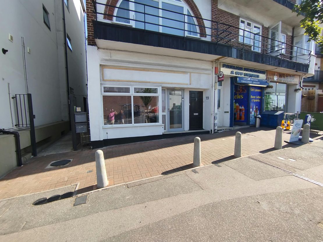 19A Station Road, Westcliff-on-Sea, Essex, SS0 7RA