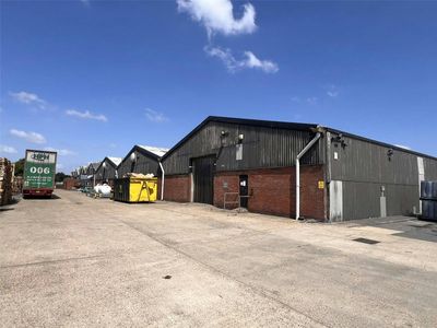 Property Image for 15 Aviation Way (Rear), Southend-On-Sea, SS2 6UN