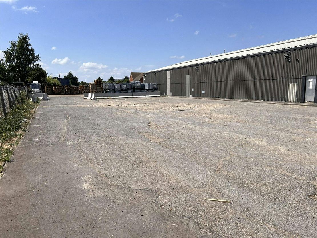 15 Aviation Way (Rear), Southend-On-Sea, SS2 6UN