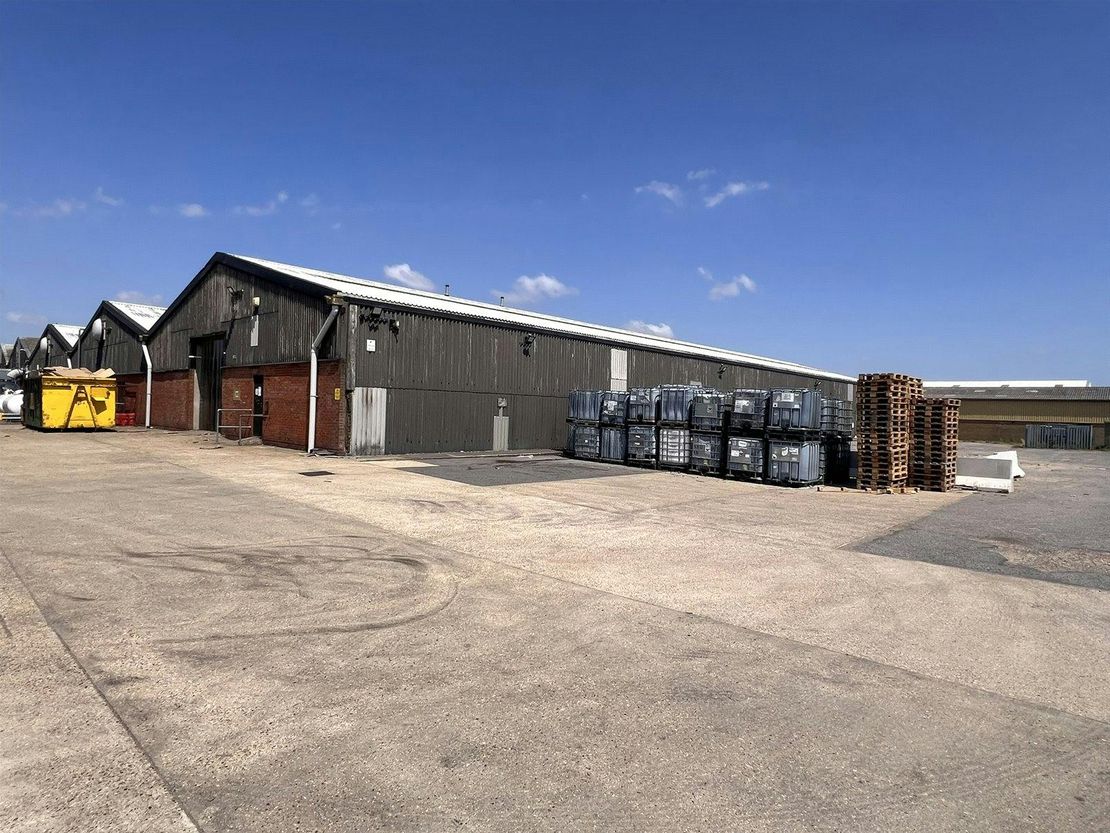 15 Aviation Way (Rear), Southend-On-Sea, SS2 6UN