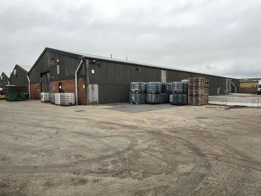 15 Aviation Way (Rear), Southend-On-Sea, SS2 6UN