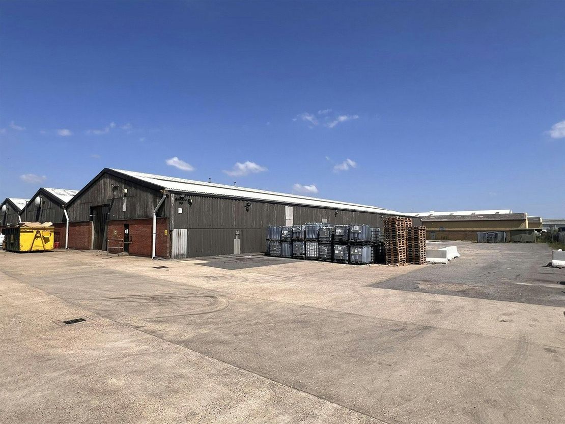 15 Aviation Way (Rear), Southend-On-Sea, SS2 6UN
