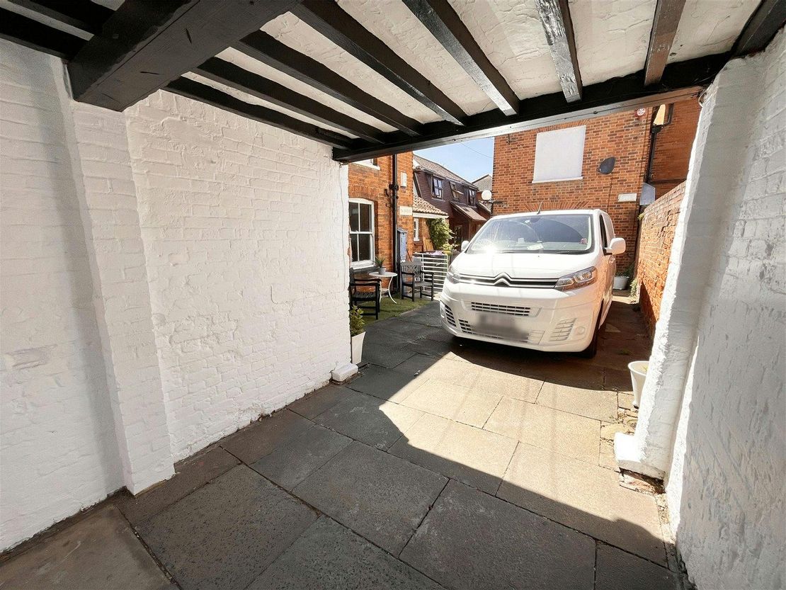 8, South Street, Rochford, SS4 1BQ