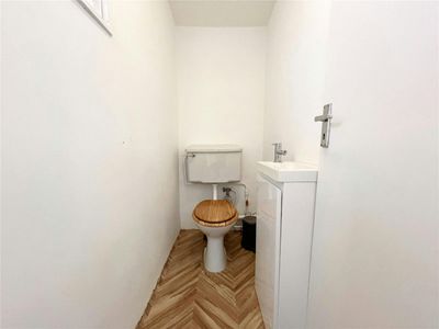 Property Image for 8, South Street, Rochford, SS4 1BQ