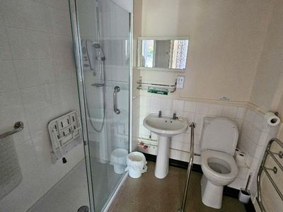 Property Image for Darwin House, Crowborough Hill, Jarvis Brook, Crowborough, TN6 2JA