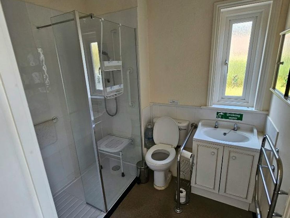 Darwin House, Crowborough Hill, Jarvis Brook, Crowborough, TN6 2JA
