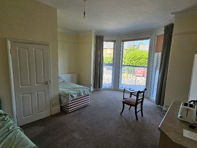 Property Image for Darwin House, Crowborough Hill, Jarvis Brook, Crowborough, TN6 2JA
