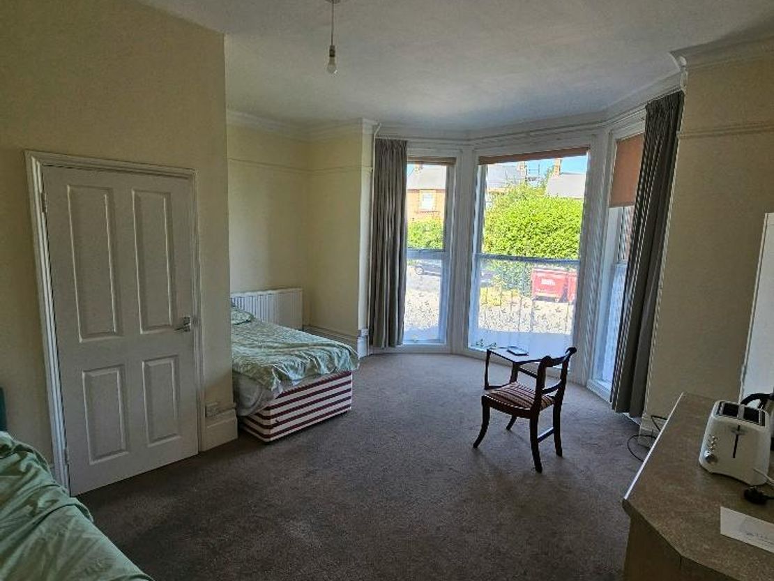 Darwin House, Crowborough Hill, Jarvis Brook, Crowborough, TN6 2JA