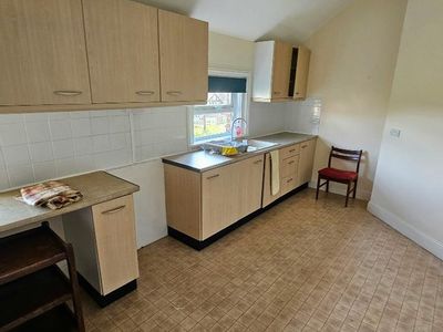 Property Image for Darwin House, Crowborough Hill, Jarvis Brook, Crowborough, TN6 2JA