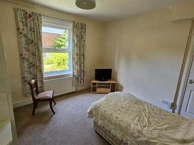 Property Image for Darwin House, Crowborough Hill, Jarvis Brook, Crowborough, TN6 2JA