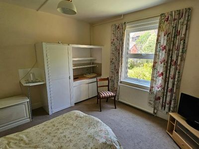 Property Image for Darwin House, Crowborough Hill, Jarvis Brook, Crowborough, TN6 2JA