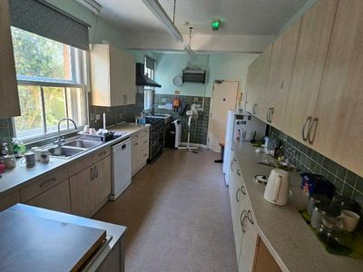 Property Image for Darwin House, Crowborough Hill, Jarvis Brook, Crowborough, TN6 2JA