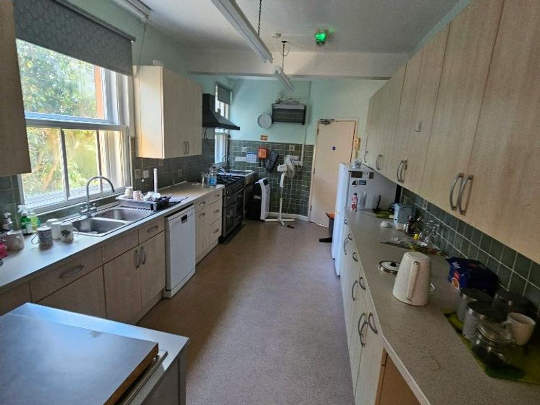 Darwin House, Crowborough Hill, Jarvis Brook, Crowborough, TN6 2JA