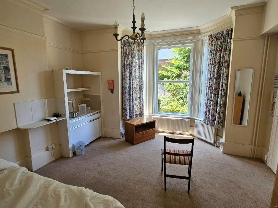 Darwin House, Crowborough Hill, Jarvis Brook, Crowborough, TN6 2JA