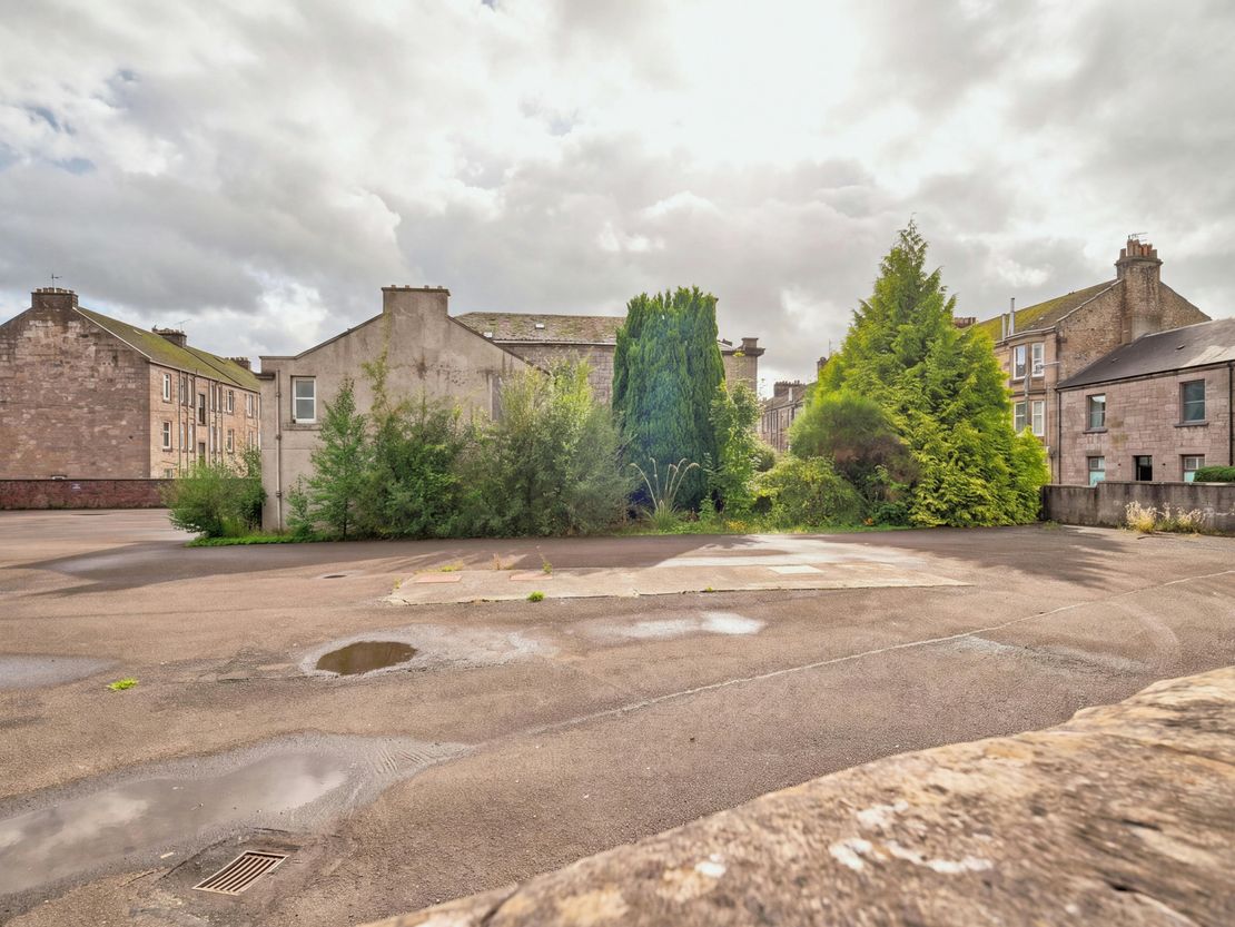 43 Bonhill Road, Dumbarton, G82 2DJ