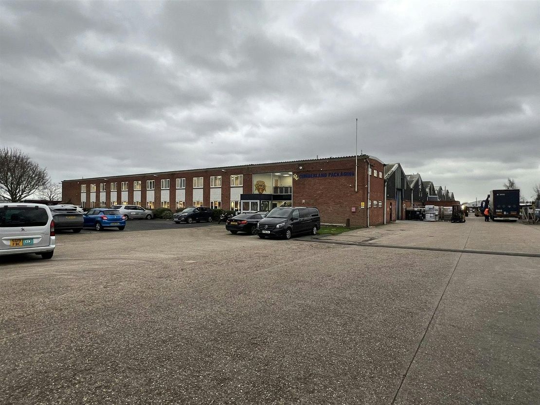 Unit 15, Aviation Way, Southend-On-Sea, SS2 6UN
